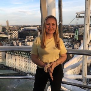 Meet your Posher, Emily